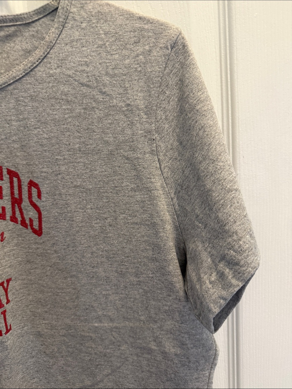 Women’s Gray NFL for her short sleeved Tampa Bay Buccaneers T shirt - Picture 5 of 7